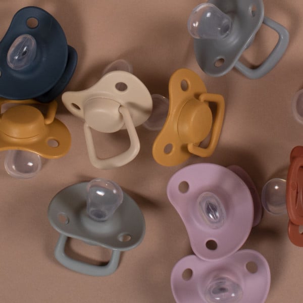 sucettes 0 6 mois gris foncé (Édition limitée) sucettes 0 6 mois gris foncé (Édition limitée)